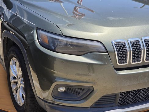 Used 2019 Jeep Cherokee Latitude w/ Popular Appearance Group FWD image 5