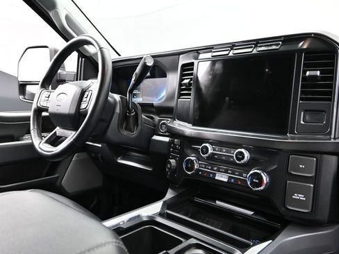 Used 2024 Ford F250 Lariat w/ Sport Appearance Package AWD/4WD image 11