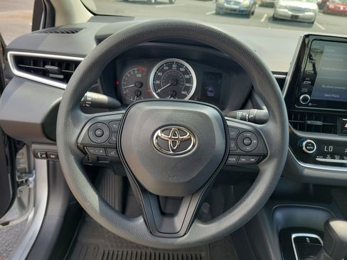 Used 2021 Toyota Corolla LE w/ LE Convenience Package image 22