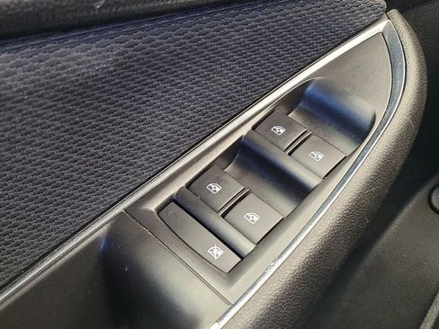 Used 2018 Chevrolet Cruze LS image 27