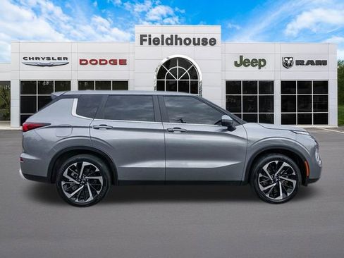 Used 2022 Mitsubishi Outlander SE image 25