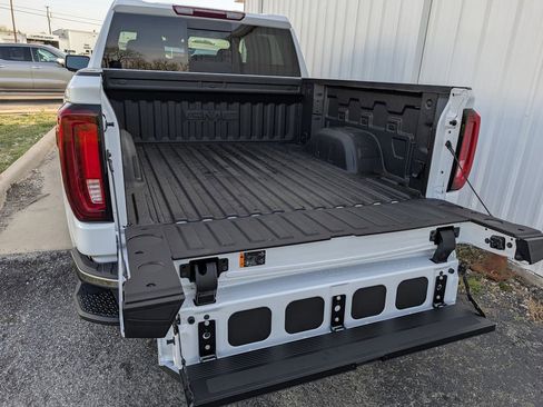 New 2026 GMC Sierra 1500 SLT image 27