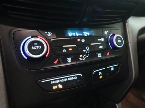 Used 2019 Ford Escape SEL image 17