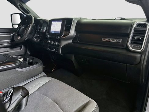 Used 2024 RAM 2500 Big Horn AWD/4WD image 30