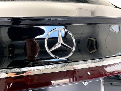 Used 2025 Mercedes-Benz E 350 4MATIC Sedan image 31