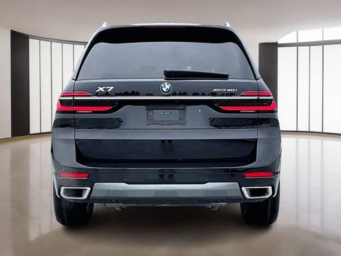 Used 2024 BMW X7 xDrive40i w/ Parking Assistance Package image 5