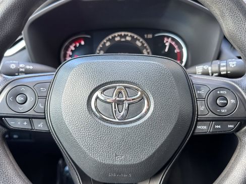 Used 2025 Toyota RAV4 XLE image 16