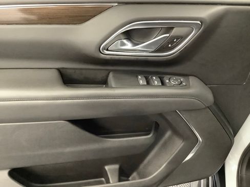 Used 2023 GMC Yukon SLE AWD/4WD image 14
