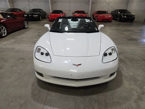 Used 2005 Chevrolet Corvette Convertible w/ Preferred Equipment Group image 8