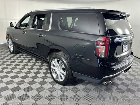 Used 2023 Chevrolet Suburban High Country w/ Premium Package 2 AWD/4WD image 8