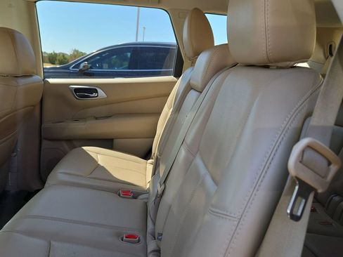 Used 2018 Nissan Pathfinder Platinum FWD image 20