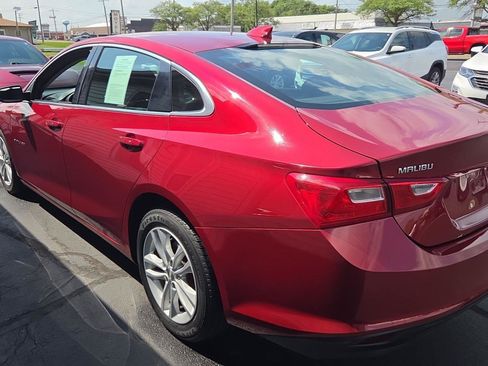 Used 2018 Chevrolet Malibu LT FWD image 4