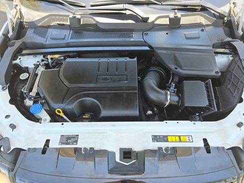 Used 2019 Land Rover Discovery Sport SE AWD/4WD image 34