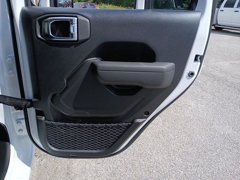 New 2025 Jeep Gladiator Sport image 28