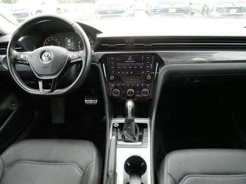 Used 2020 Volkswagen Passat 2.0T R-Line FWD image 10