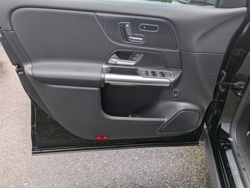 New 2025 Mercedes-Benz GLA 250 4MATIC image 10