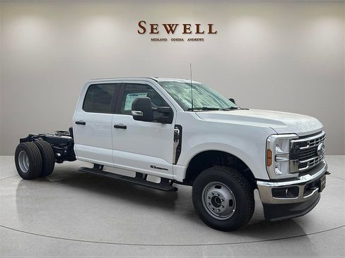 New 2025 Ford F350 XL w/ XL Chrome Package image 7