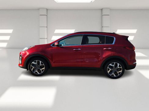 Used 2022 Kia Sportage EX image 2