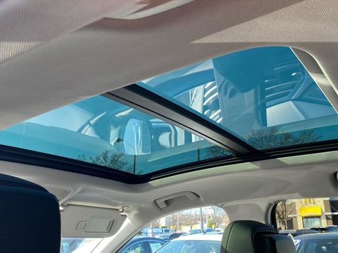 Used 2022 Audi e-tron Premium image 19