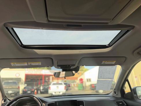 Used 2019 Honda Pilot Elite image 32