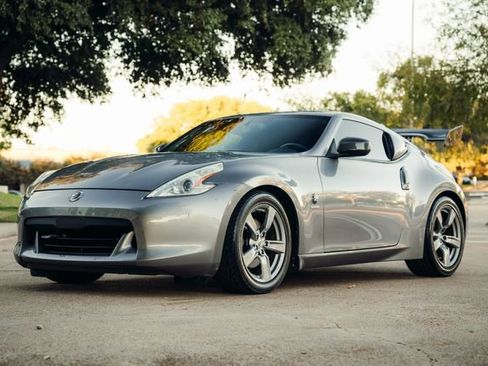 Used 2009 Nissan 370Z Coupe image 6