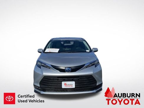 Certified 2025 Toyota Sienna LE FWD image 2