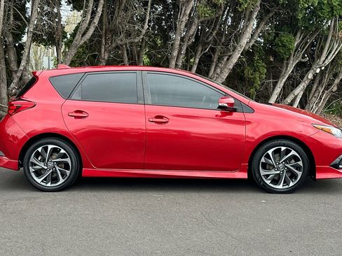 Used 2017 Toyota Corolla iM w/ Carpet Mat Package image 3