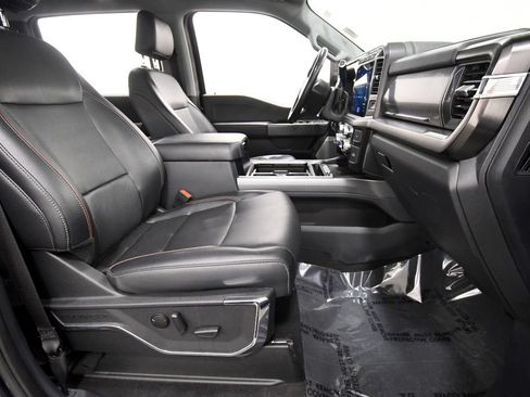 Used 2023 Ford F250 Lariat w/ Black Appearance Package AWD/4WD image 18
