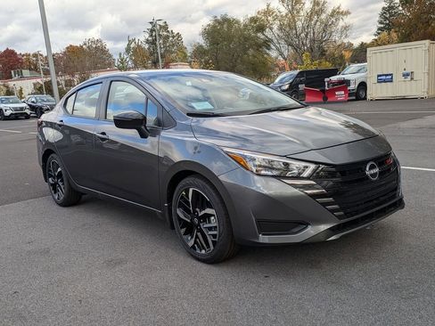 New 2025 Nissan Versa SR w/ Trunk Package image 3