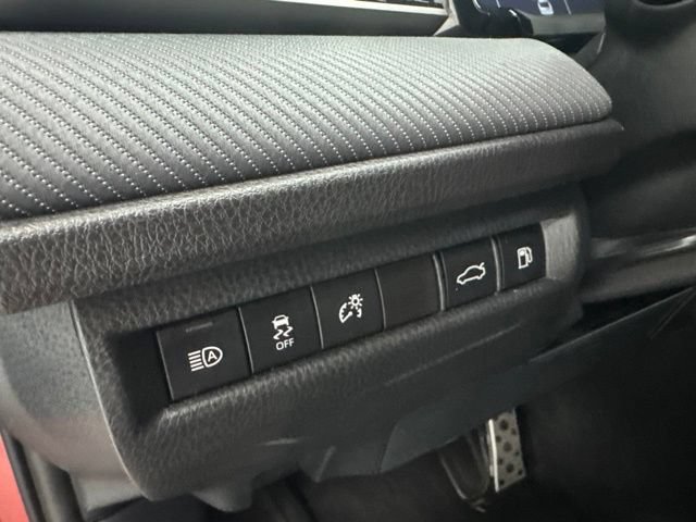Used 2025 Toyota Camry SE FWD image 11
