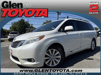 Certified 2017 Toyota Sienna XLE Premium image 1