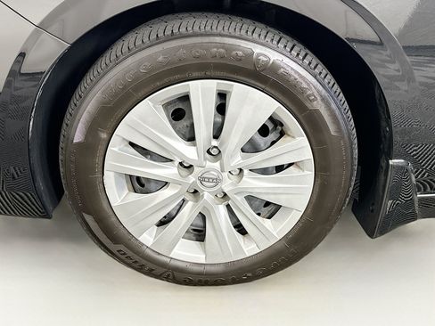 Used 2025 Nissan Sentra S FWD image 11