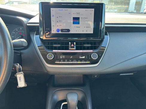 Used 2025 Toyota Corolla LE image 18