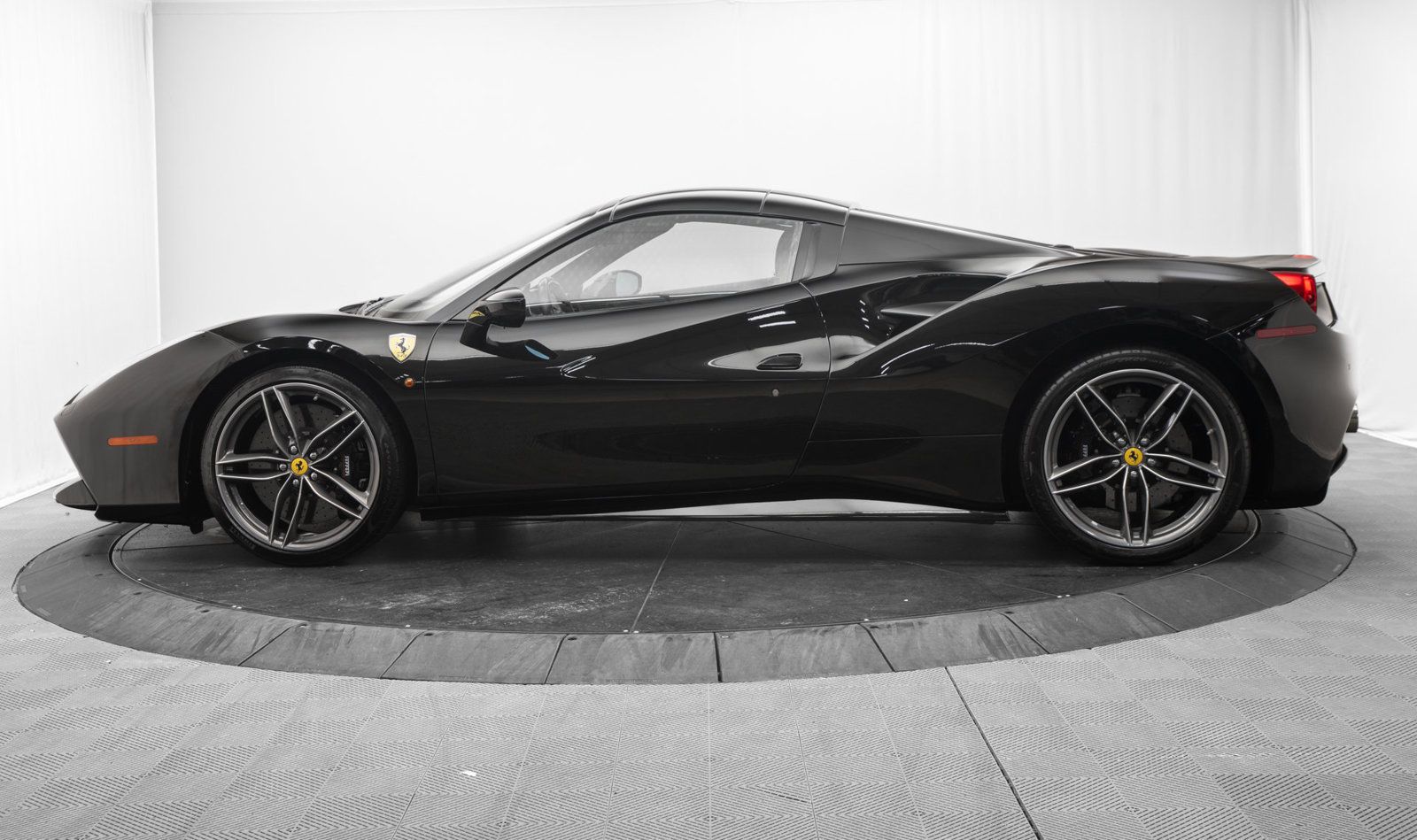 Used 2017 Ferrari 488 Spider RWD image 12