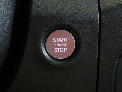 Used 2022 Nissan Frontier SV w/ Technology Package RWD image 24