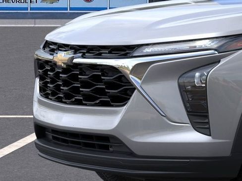 New 2026 Chevrolet Trax LS w/ LS Convenience Package FWD image 13