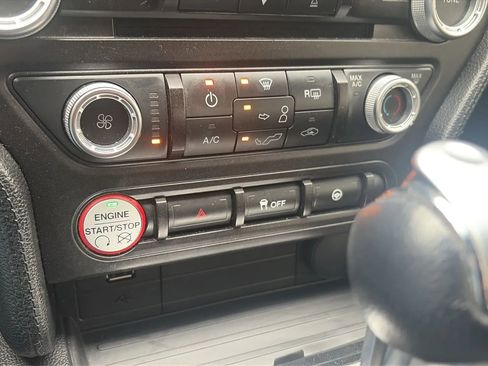 Used 2015 Ford Mustang Coupe image 39