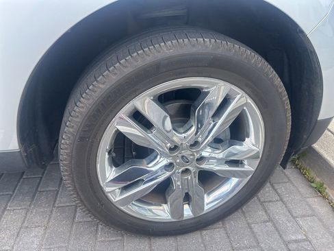 Used 2014 Ford Edge SEL w/ Equipment Group 204A FWD image 17