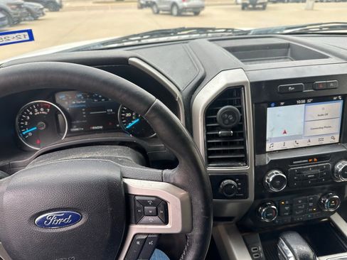 Used 2019 Ford F150 Lariat image 13