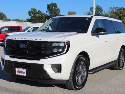 New 2025 Ford Expedition Max Active image 2