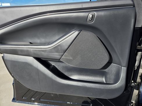 Used 2023 Ford Mustang Mach-E Select image 21