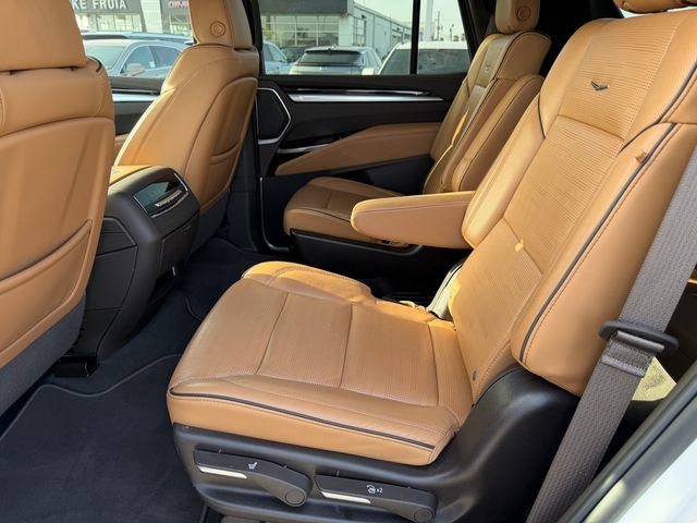 Used 2025 Cadillac Escalade Premium Luxury RWD image 10