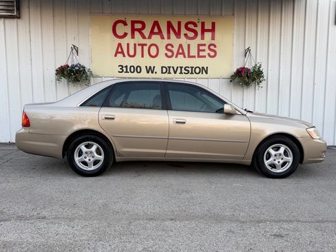 Used 2001 Toyota Avalon XL image 2