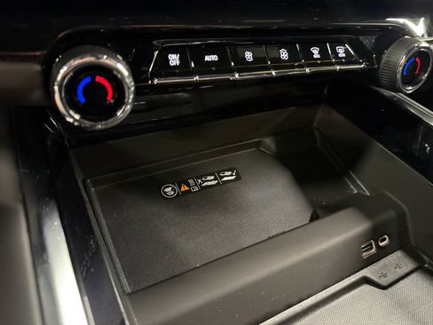 Certified 2025 Chevrolet Tahoe LT image 39