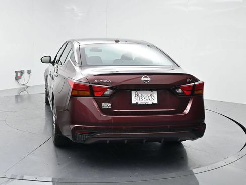 Used 2024 Nissan Altima 2.5 SV FWD image 19