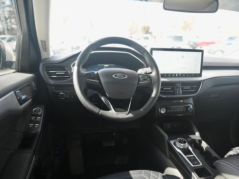 Used 2024 Ford Escape Platinum w/ Premium Technology Package image 16