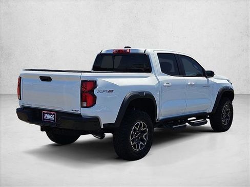 Used 2024 Chevrolet Colorado ZR2 w/ Safety Package AWD/4WD image 5