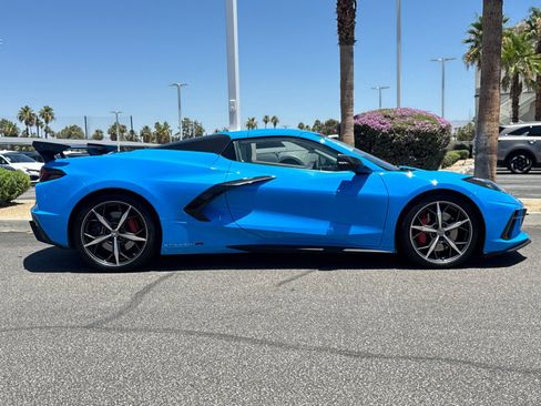 Used 2023 Chevrolet Corvette Stingray Premium Conv w/ Z51 Performance Package RWD image 2