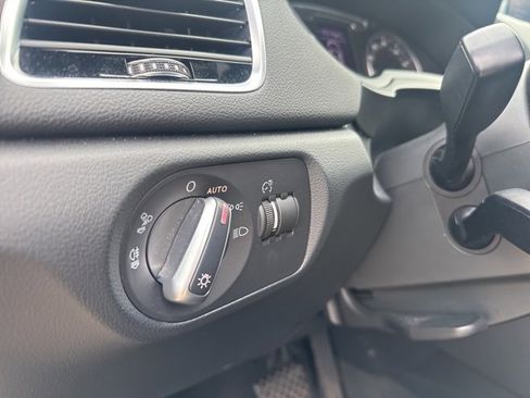 Used 2016 Audi Q3 2.0T Premium Plus image 22