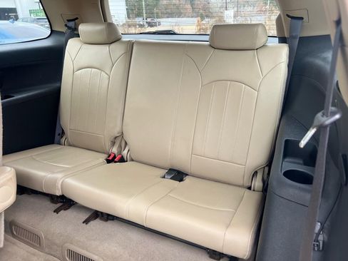 Used 2011 GMC Acadia SLT image 33